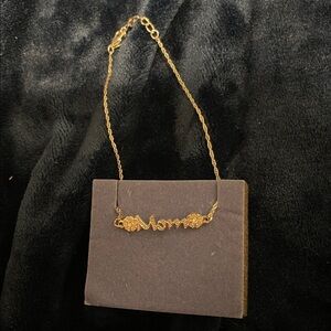 Avon silver “mom” anklet